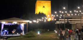 Cena en las caballerizas del Castillo de Lorca (julio: viernes y s�bados).