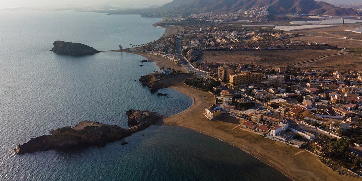 Descubre las playas para ni�os en Mazarr�n