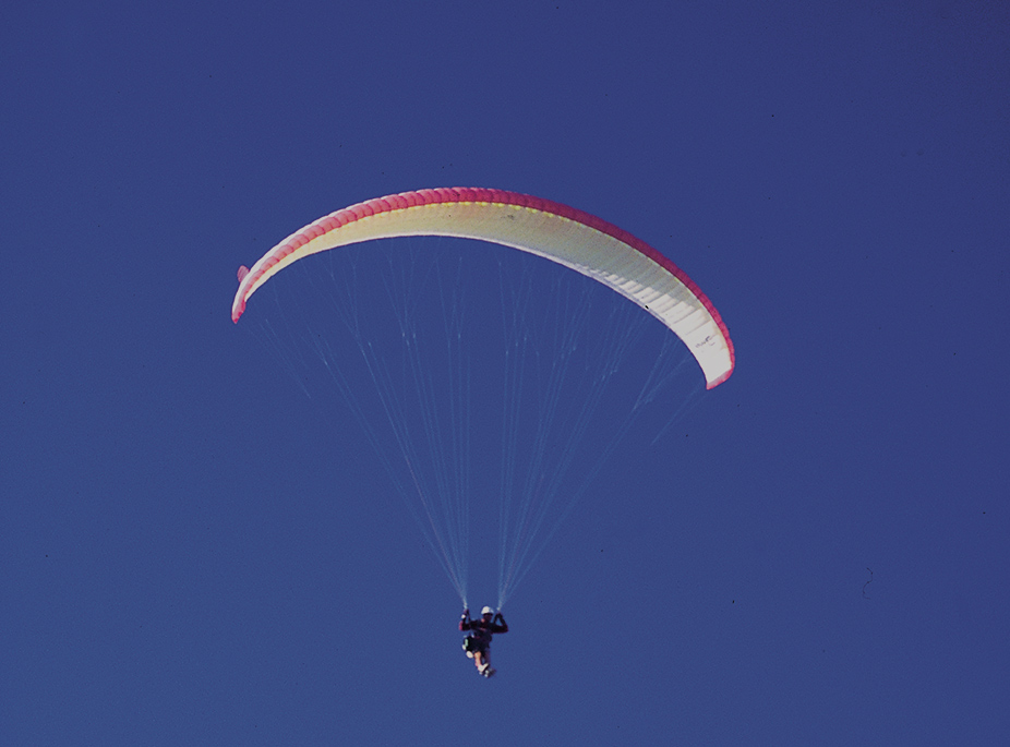 PARAGLIDING