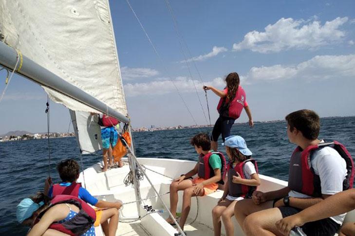 ESCUELA DE VELA CLUB N�UTICO MAR MENOR
