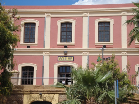 ESTACI�N DE TREN DE �GUILAS