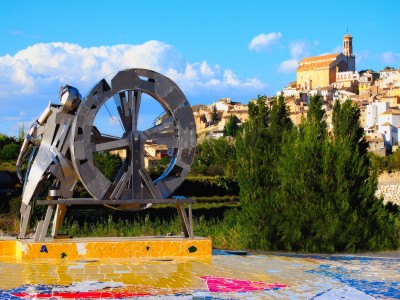 ESCULTURA D�NDOLE A LA RUEDA