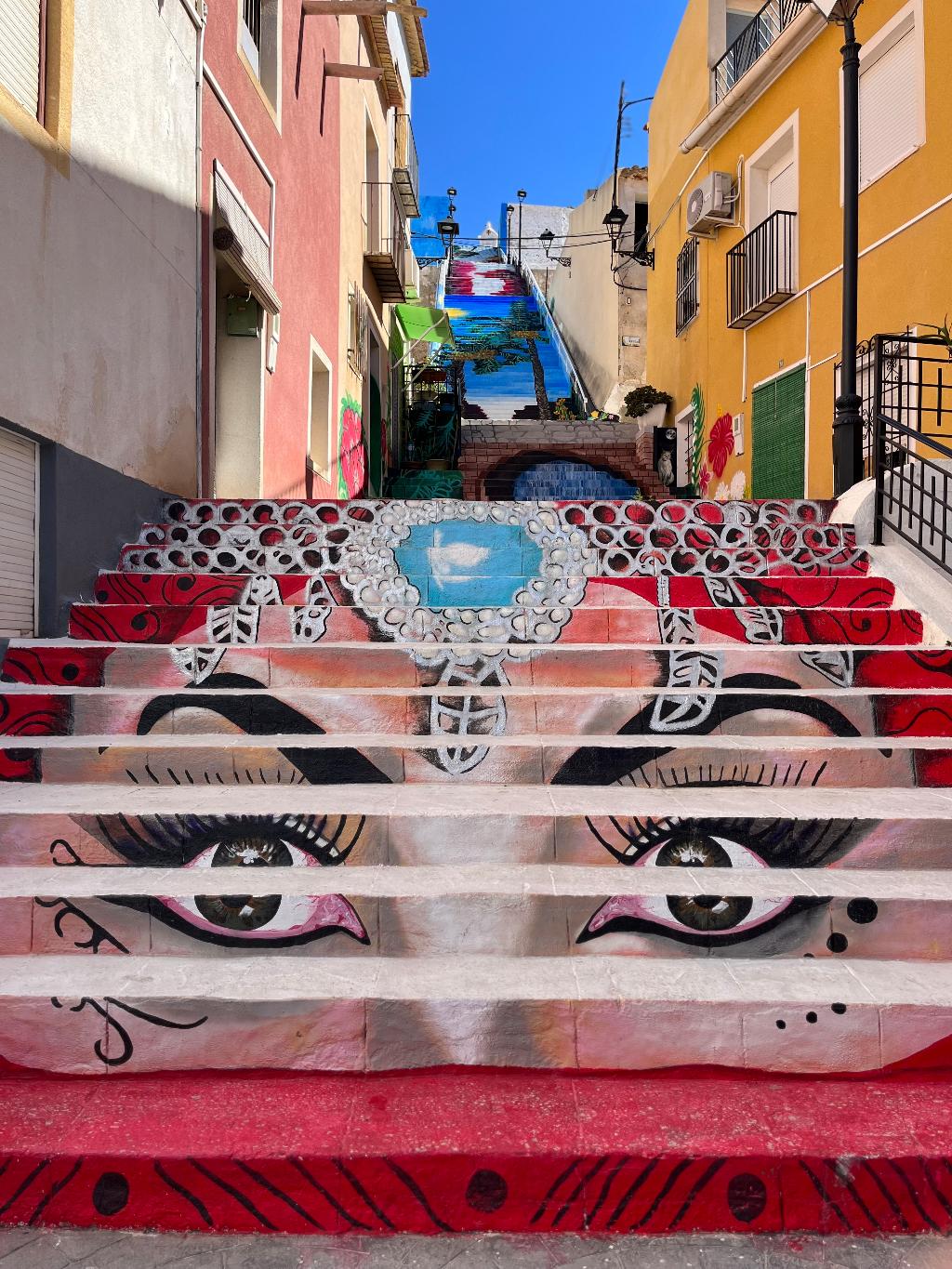 ESCALINATA AL SAGRADO CORAZ�N DE JES�S (ARTE URBANO)