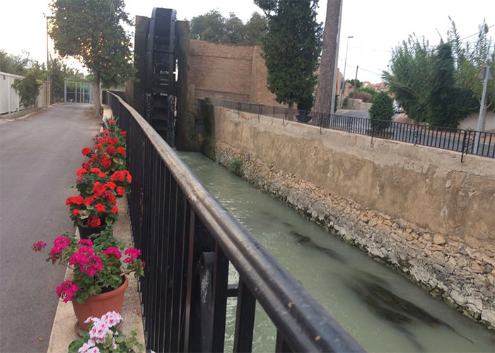 RUEDA Y ACUEDUCTO DE LA �ORA