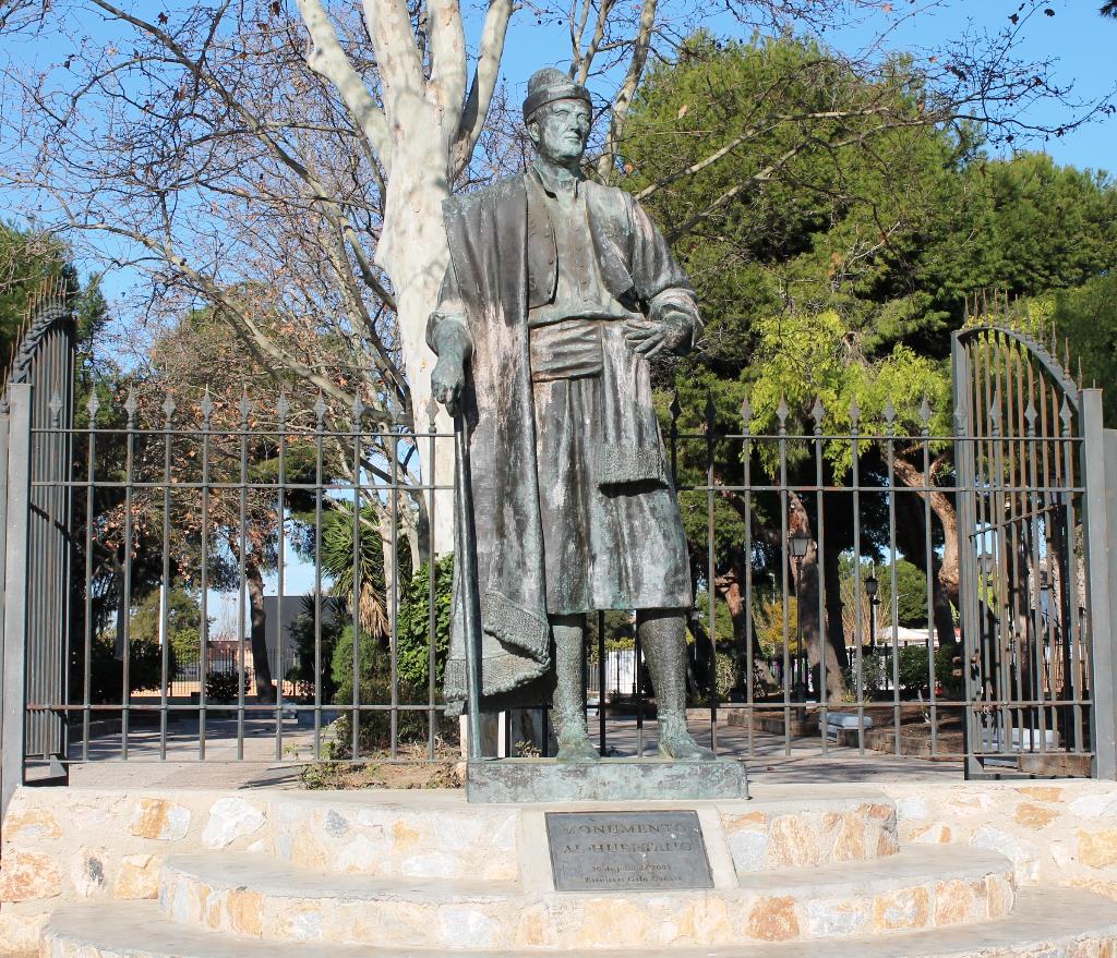 MONUMENTO AL HUERTANO