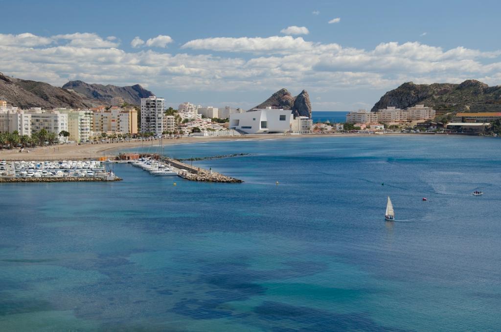 CLUB N�UTICO DE �GUILAS