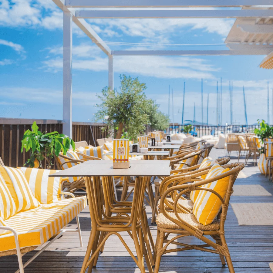 ARMON�A BEACH CLUB