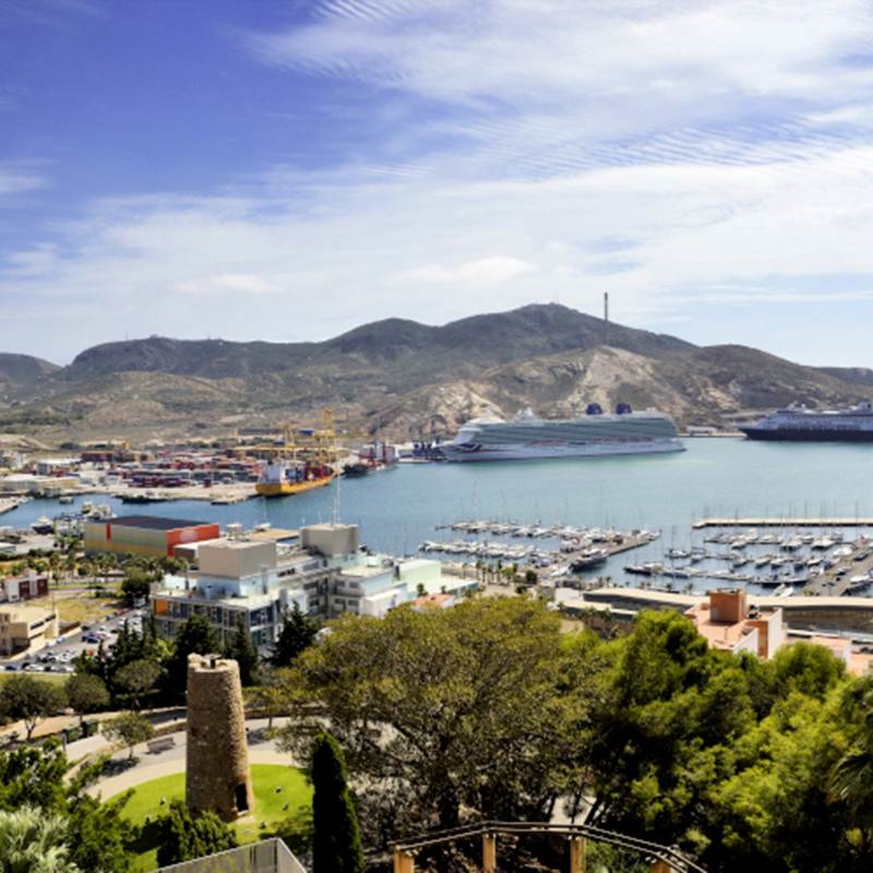 Carmen Conde, Cartagena y el Mar Menor: Un Viaje Literario
